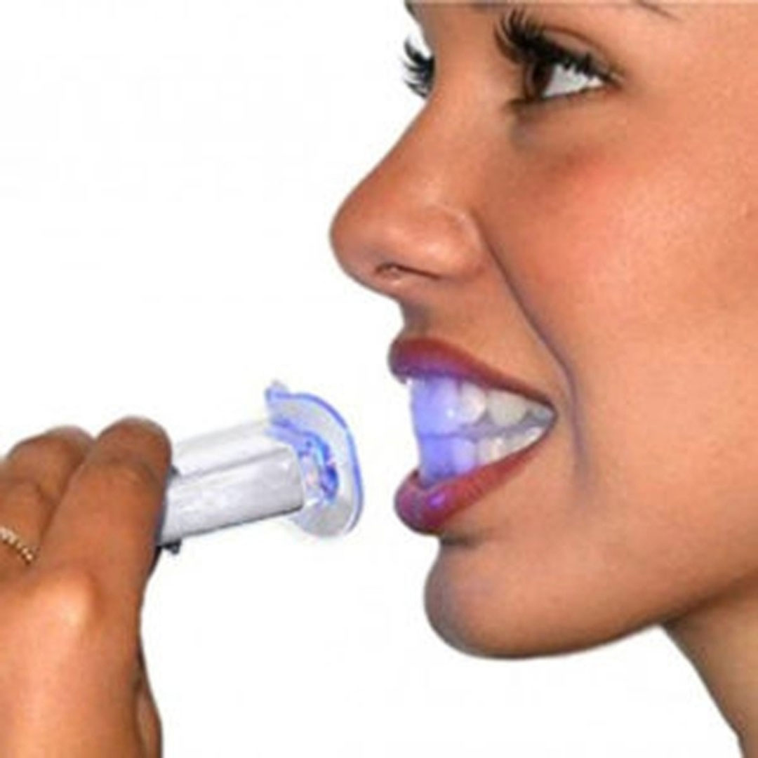 Σύστημα λεύκανσης δοντιών με την τεχνολογία 20 minute dental white RX